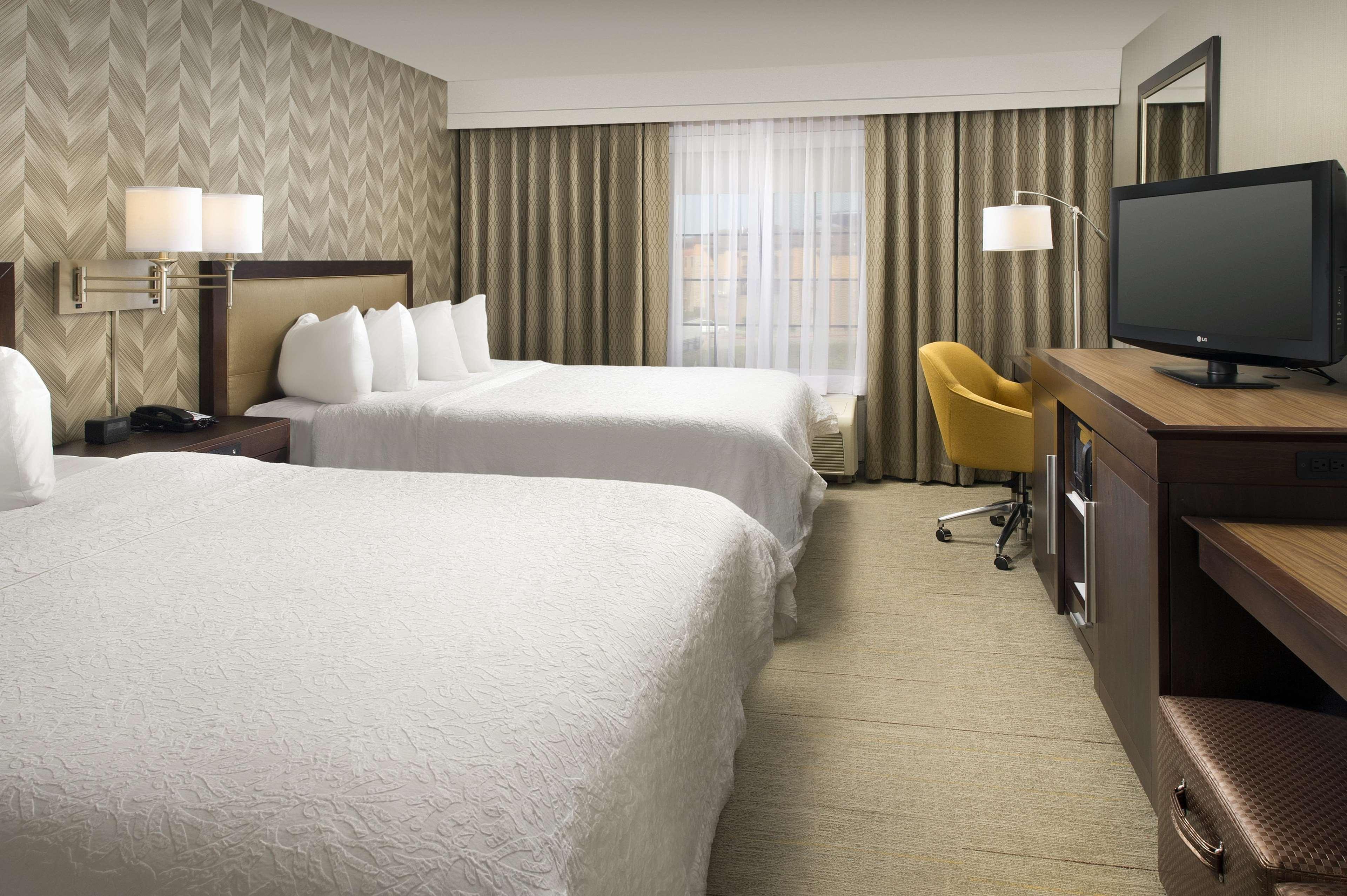 Hampton Inn Kansas City The Legends Εξωτερικό φωτογραφία