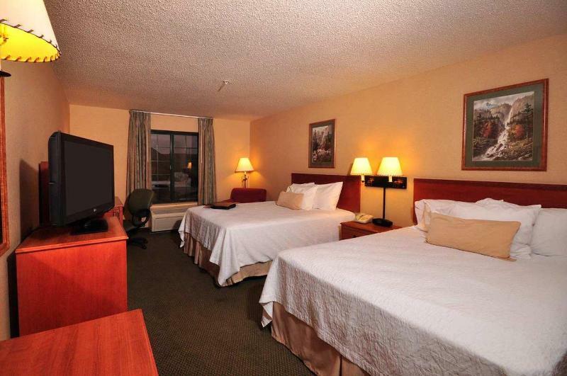 Hampton Inn Kansas City The Legends Δωμάτιο φωτογραφία