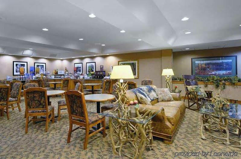 Hampton Inn Kansas City The Legends Εξωτερικό φωτογραφία